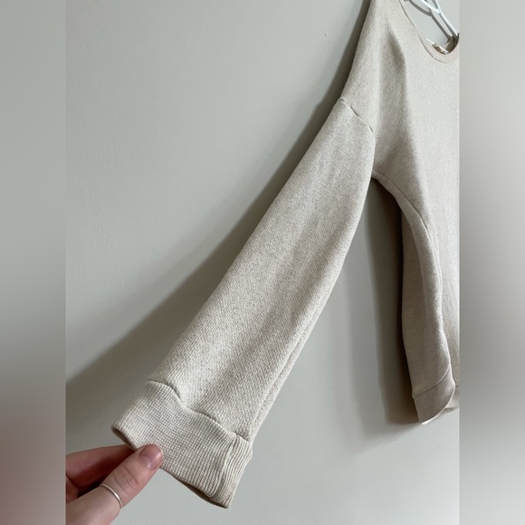 Sweater handmade in Montreal - Picture 4 of 5